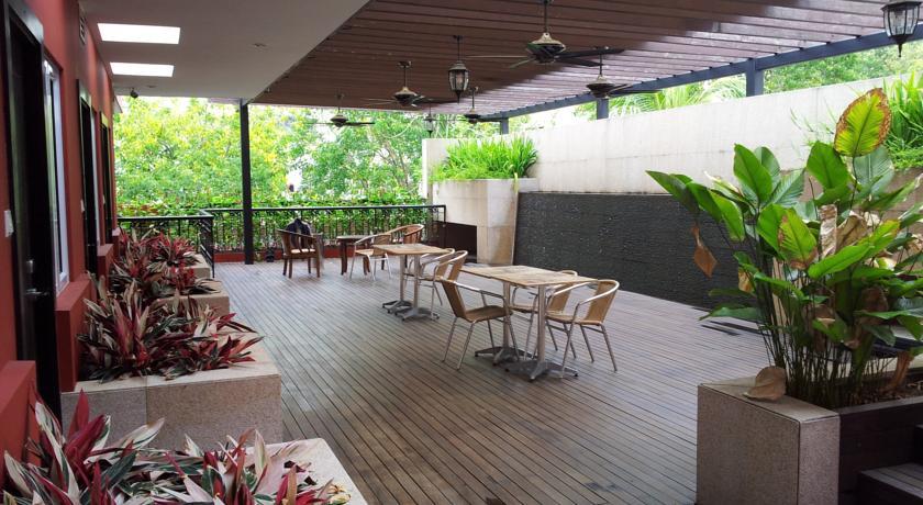 โรงแรมเรดดอร์ซ ใกล้มารีน พาเหรด เซ็นทรัล สิงคโปร์ ร้านอาหาร รูปภาพ